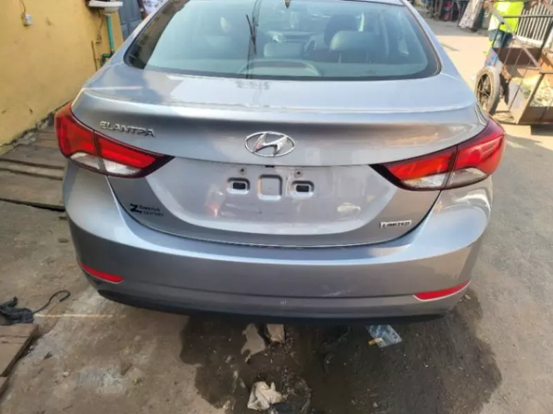 Hyundai Elantra   - 2015
