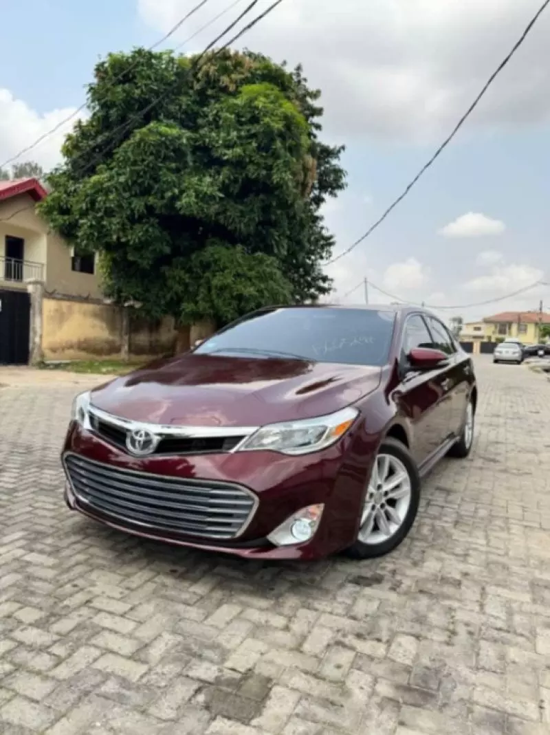 Toyota Avalon - 2015