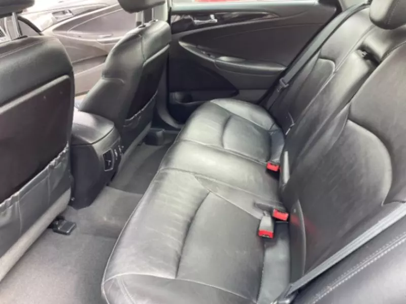 Hyundai Sonata   - 2012