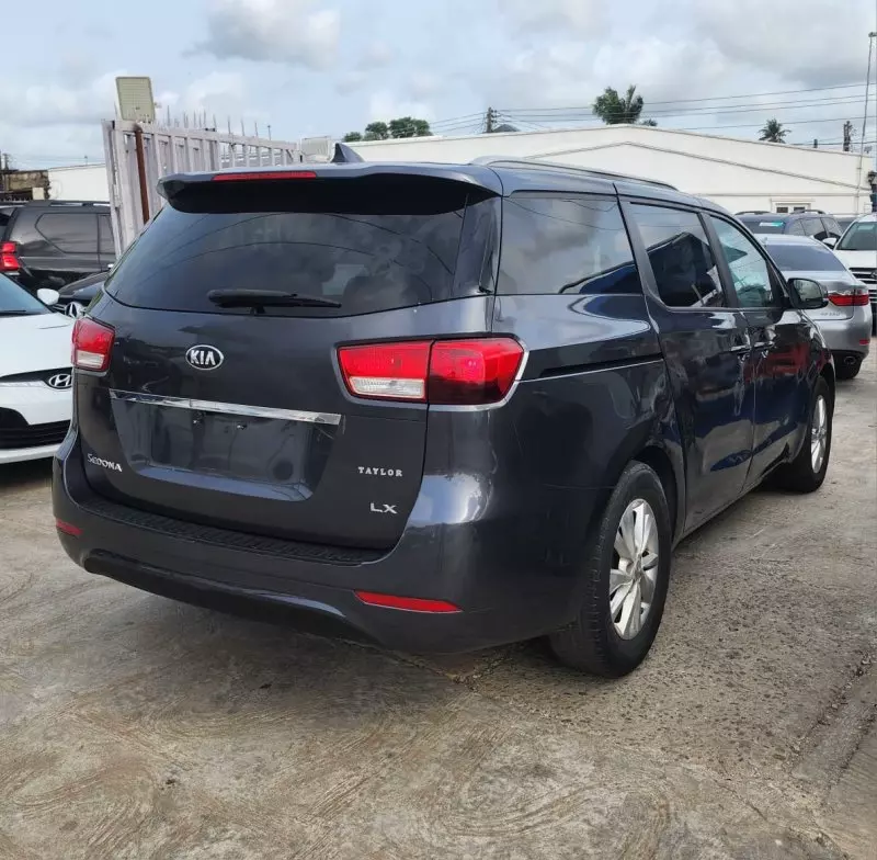 KIA Sedona   - 2015