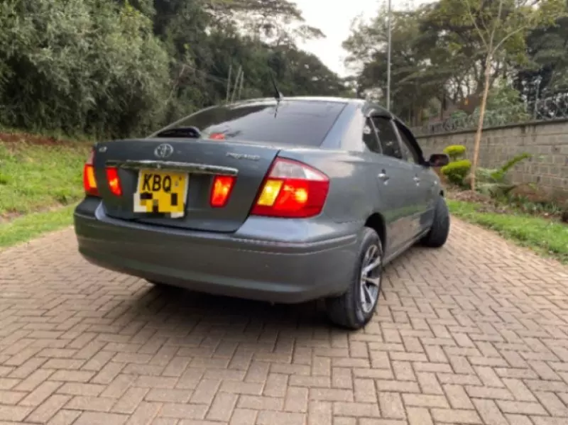Toyota Premio    - 2005
