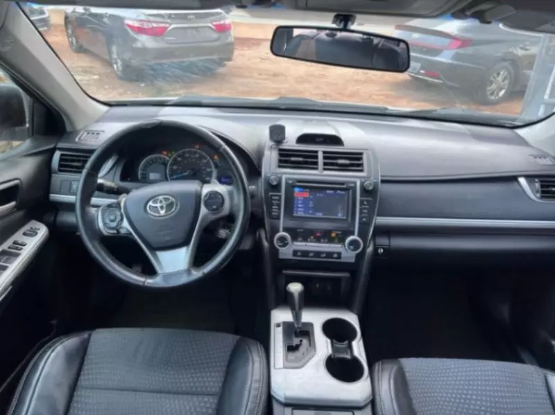 Toyota Camry   - 2012