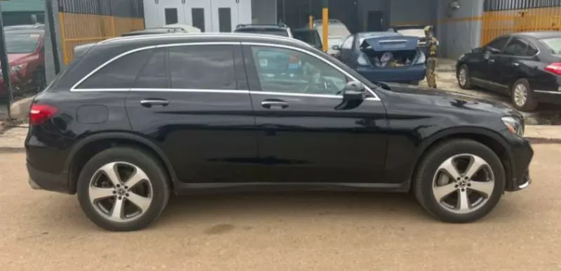Mercedes-Benz GLC 300   - 2017