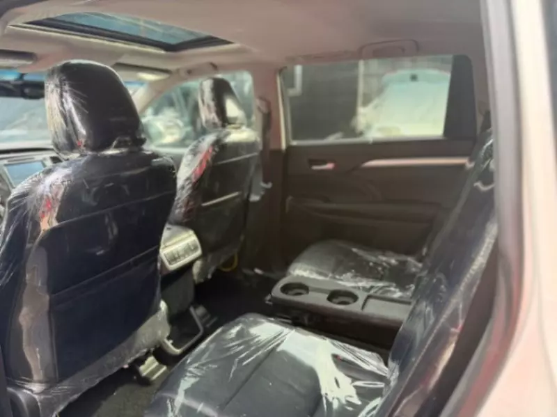 Toyota Highlander   - 2017