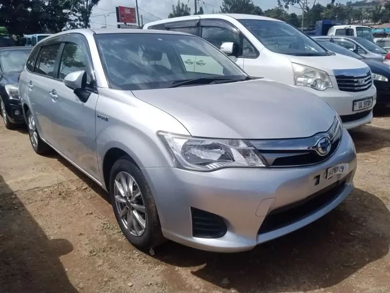 Toyota Fielder hybrid    - 2015