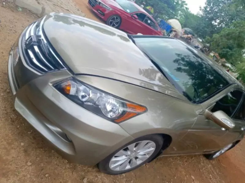 Honda Accord   - 2009