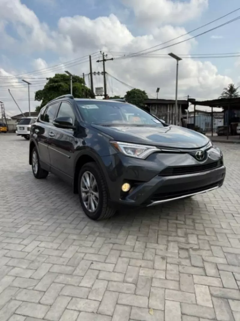 Toyota RAV4   - 2016