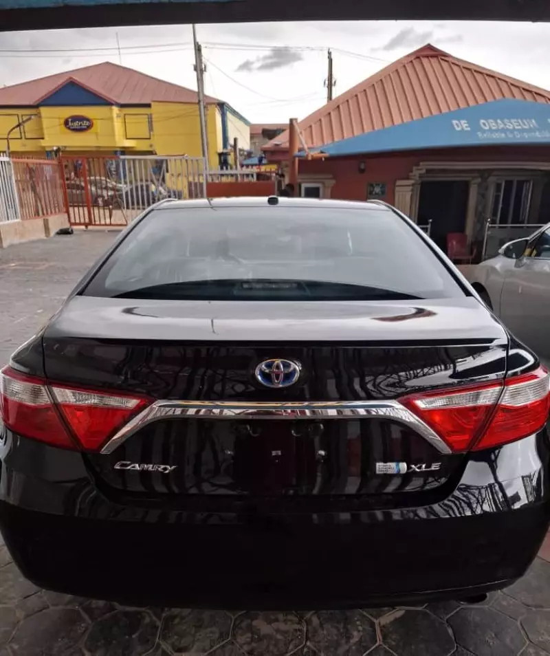 Toyota Camry   - 2017