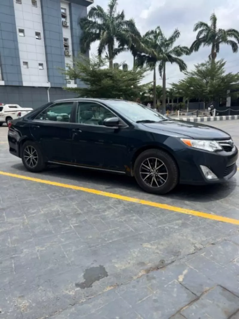 Toyota Camry   - 2012