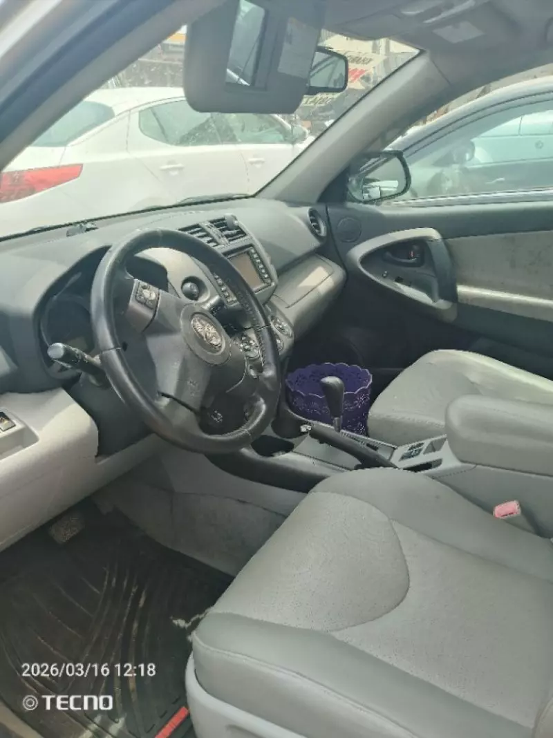 Toyota RAV4   - 2010