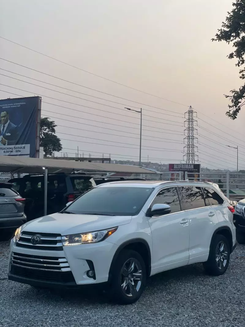 Toyota Highlander   - 2019