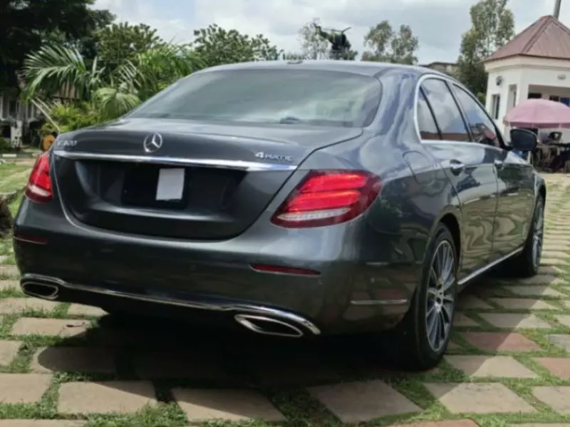 Mercedes-Benz E 300   - 2017