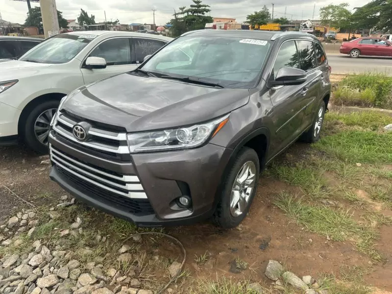 Toyota Highlander   - 2015