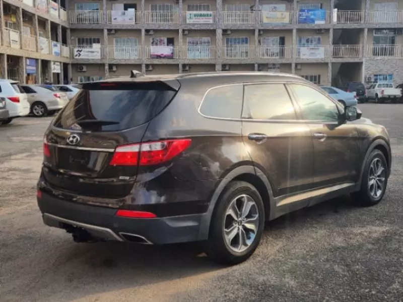 Hyundai Santa Fe   - 2016