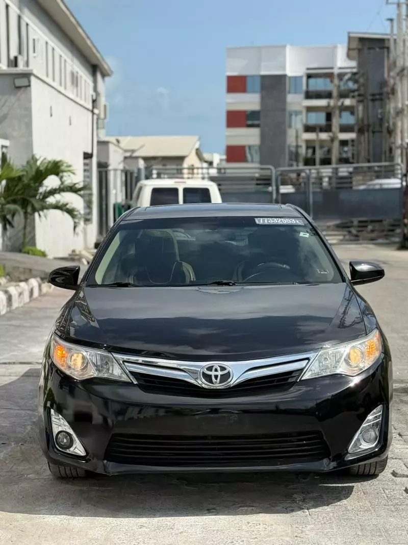 Toyota Camry   - 2012