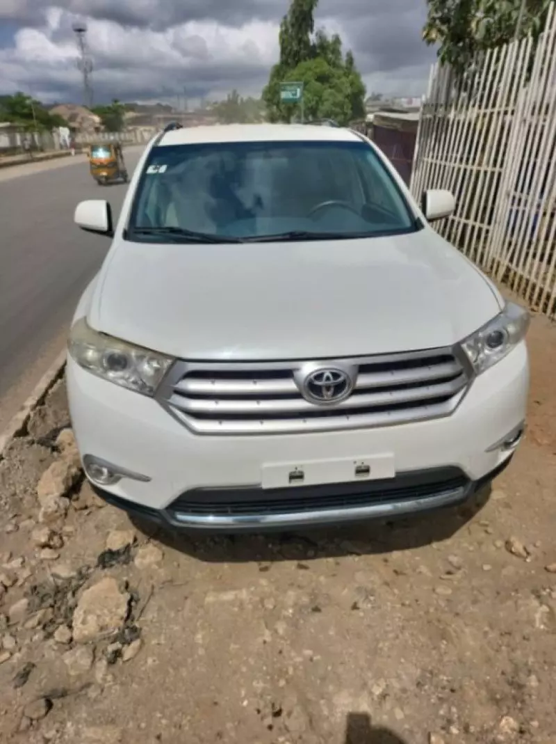 Toyota Highlander   - 2012