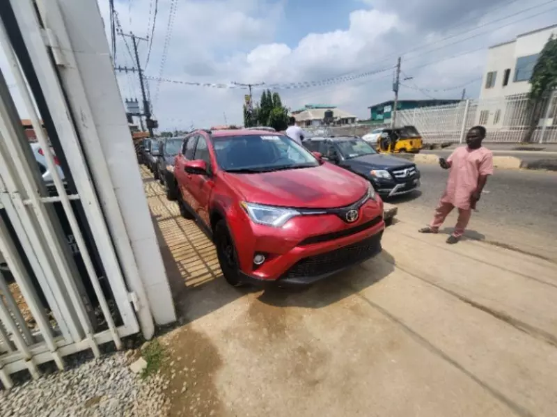 Toyota RAV 4   - 2016