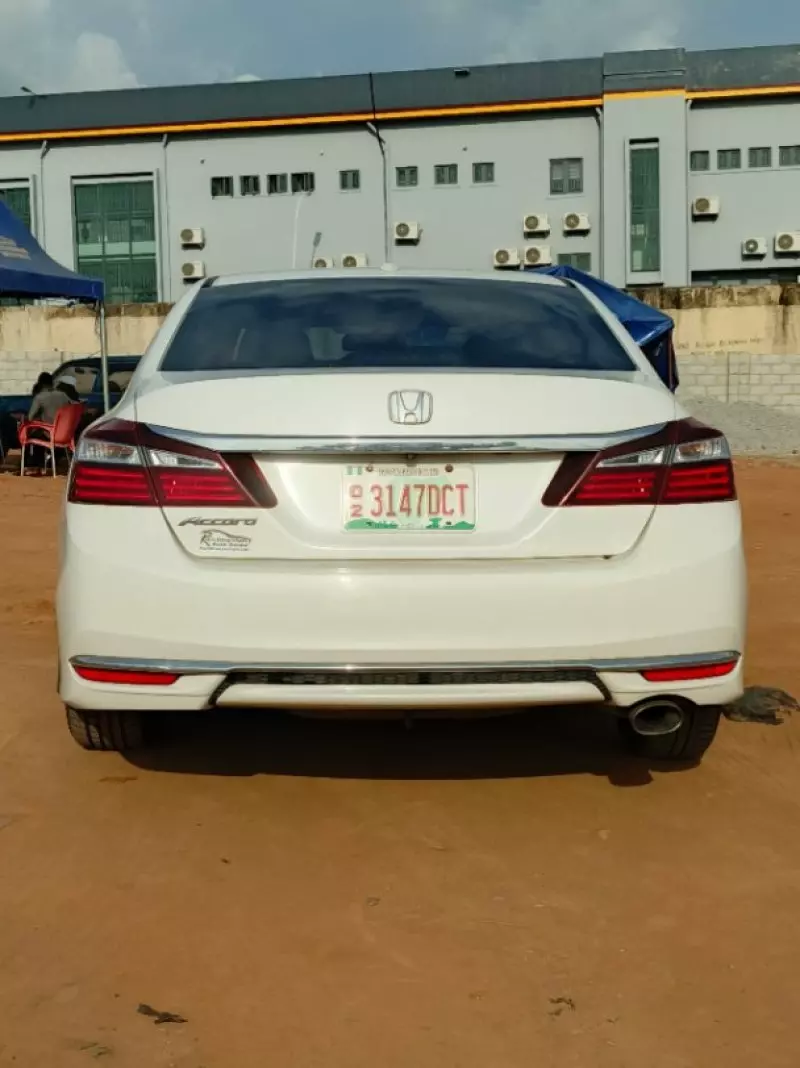 Honda Accord   - 2016