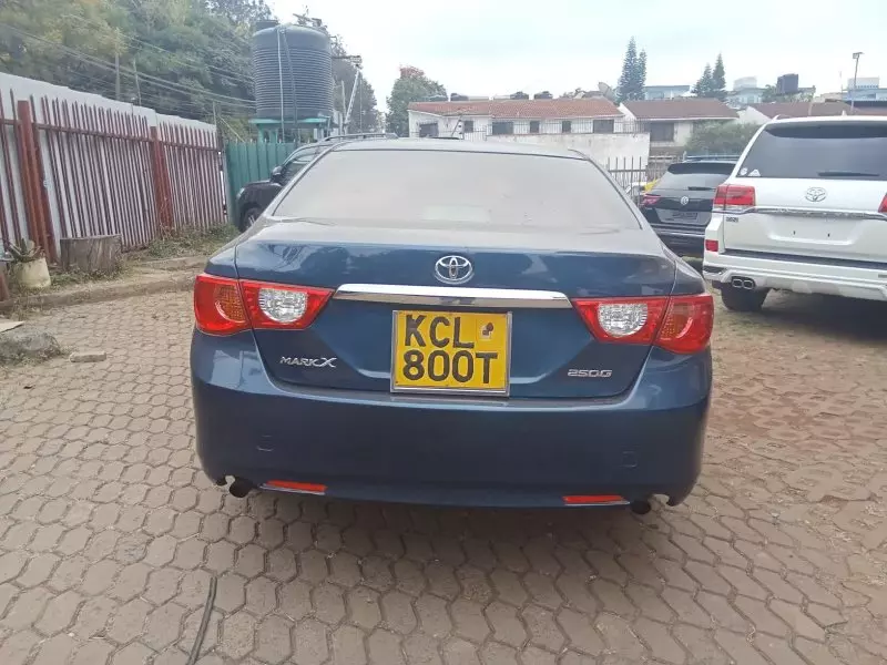 Toyota Mark X   - 2010