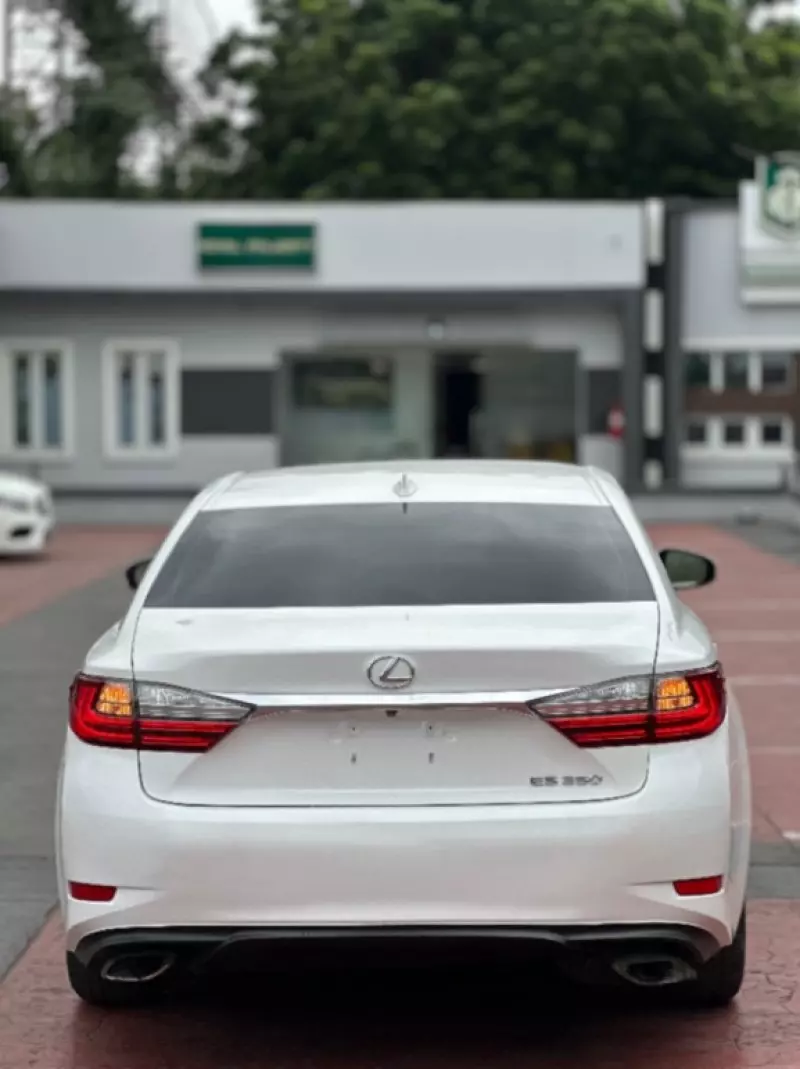 Lexus ES 350   - 2018