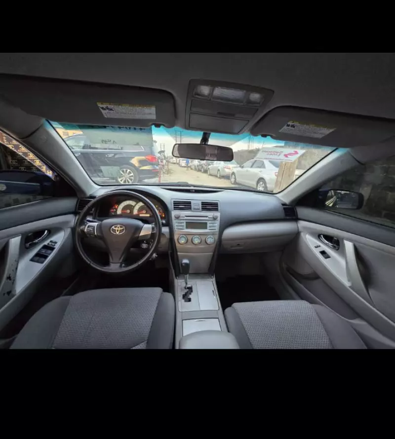 Toyota Camry   - 2009
