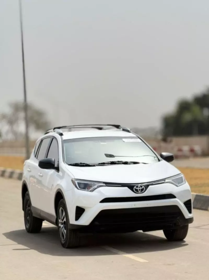 Toyota RAV4   - 2016