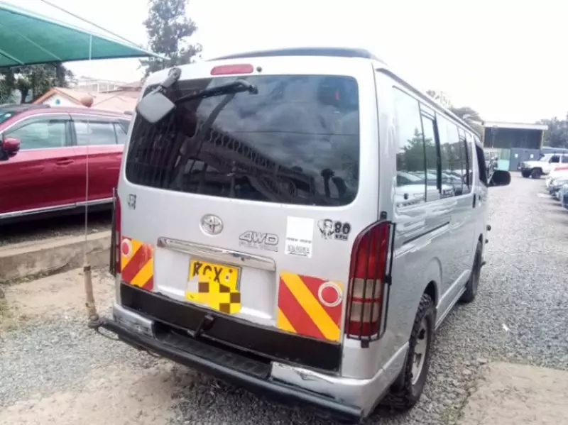 Toyota Hiace   - 2012