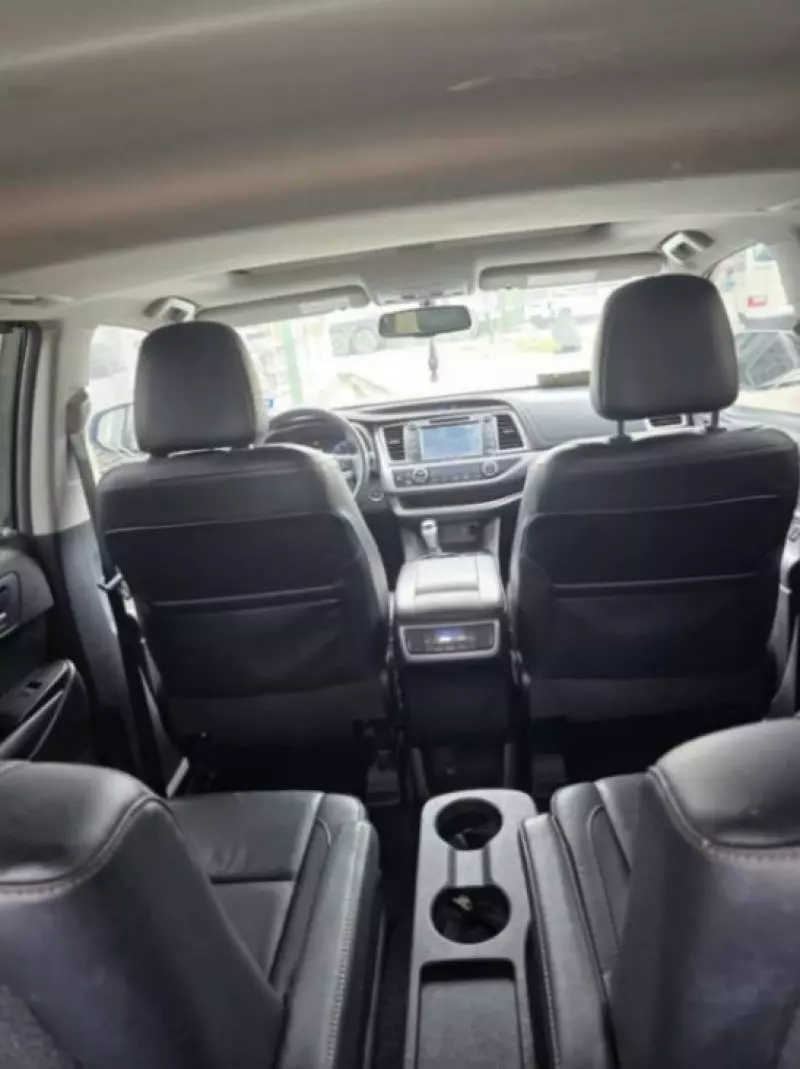 Toyota Highlander   - 2016
