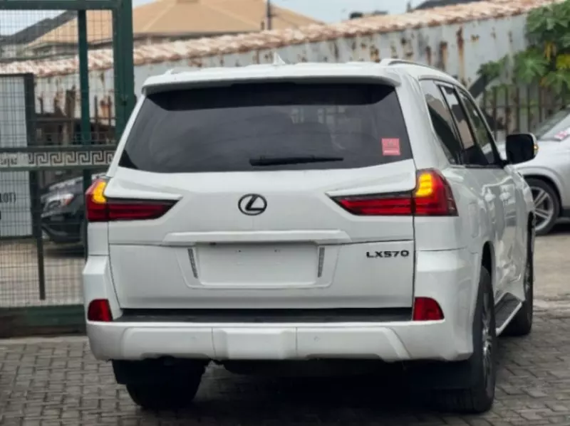 Lexus 570   - 2019