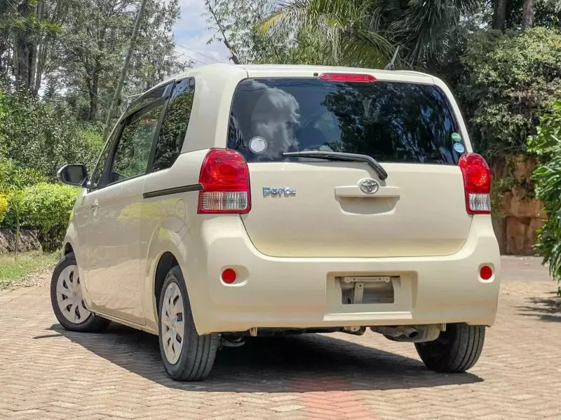 Toyota Porte   - 2016