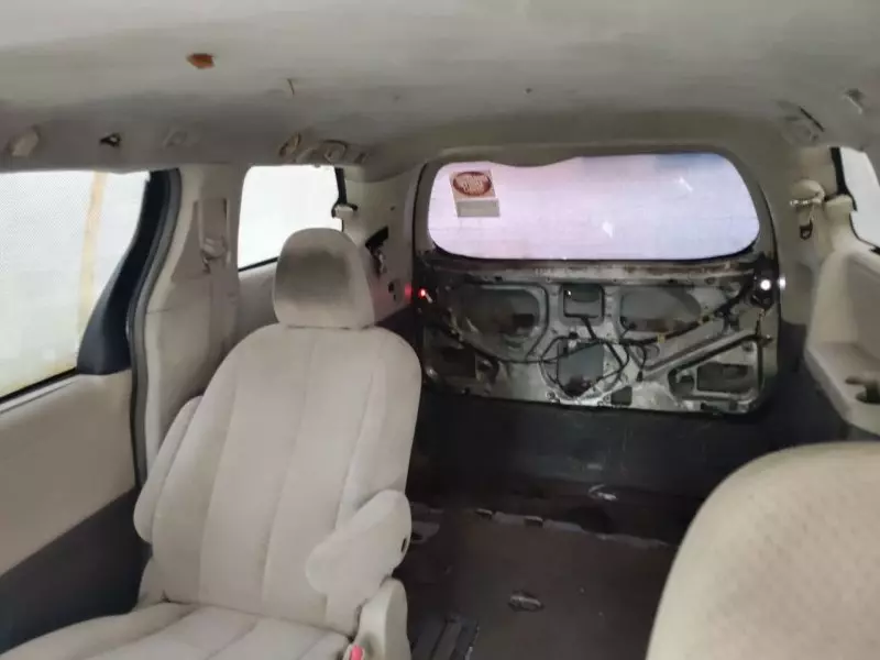 Toyota Sienna   - 2011