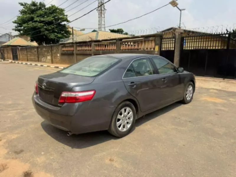 Toyota Camry   - 2007