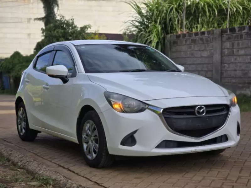 Mazda Demio   - 2017