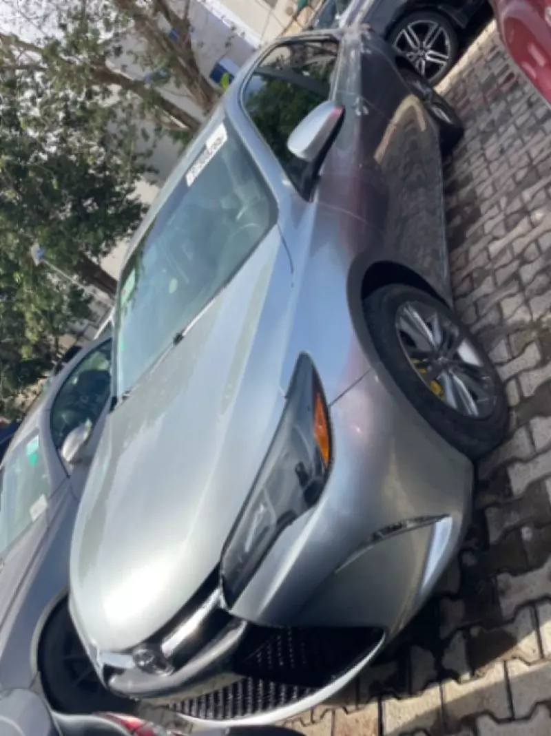 Toyota Camry   - 2016