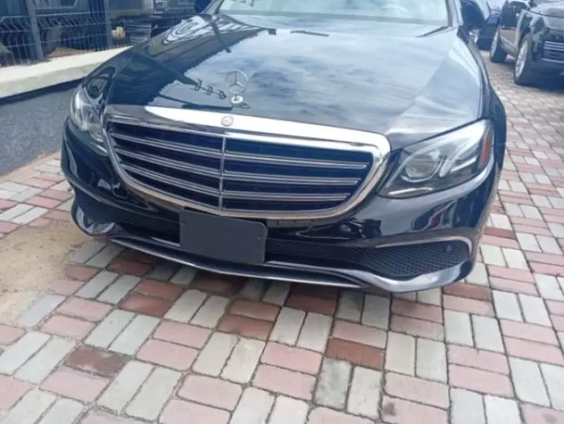 Mercedes-Benz E 300   - 2017