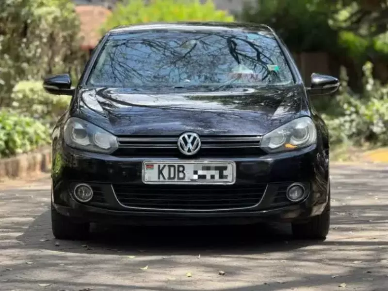 Volkswagen Golf   - 2013