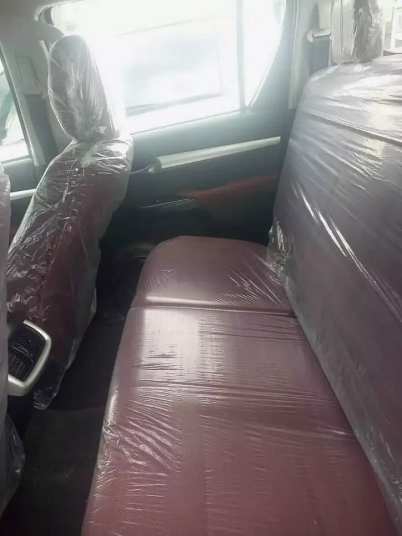 Toyota Hilux   - 2020