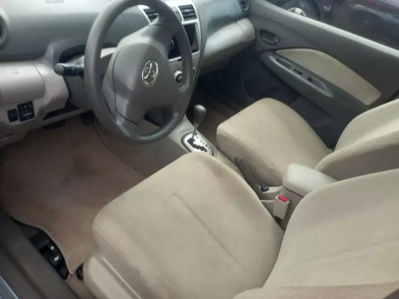 Toyota Belta   - 2012