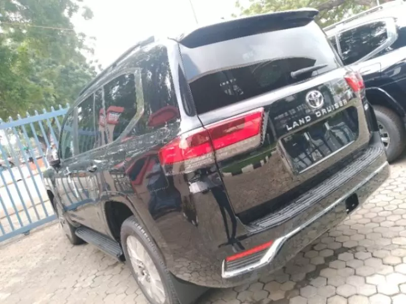 Toyota Land Cruiser - 2025