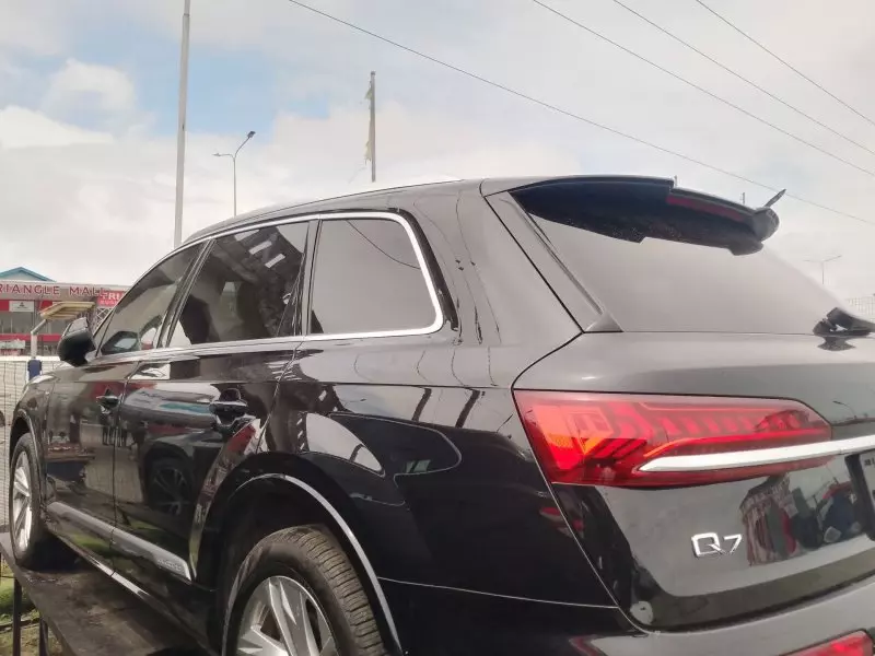 Audi Q7   - 2021