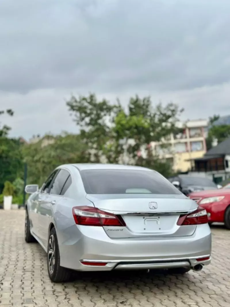 Honda Accord   - 2015