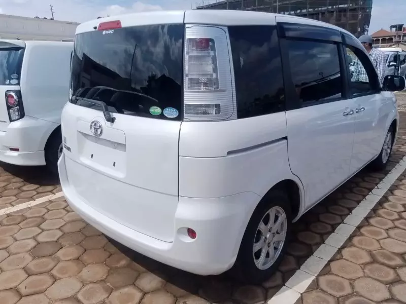 Toyota Sienta