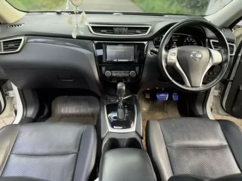 Nissan X-Trail   - 2017