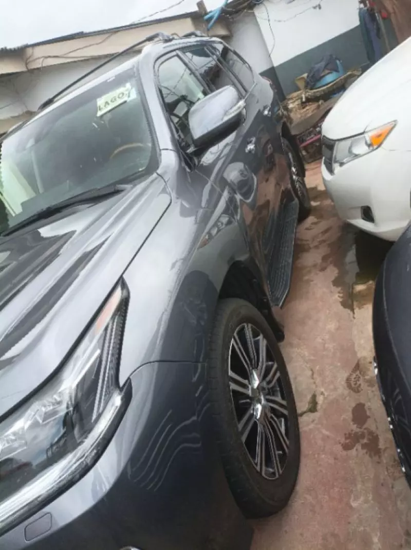 Lexus LX 570   - 2019