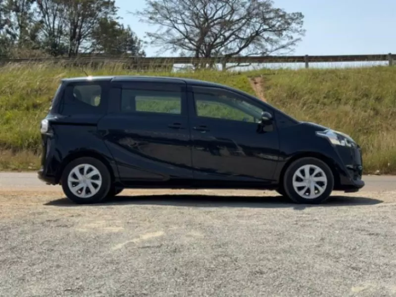 Toyota Sienta   - 2017