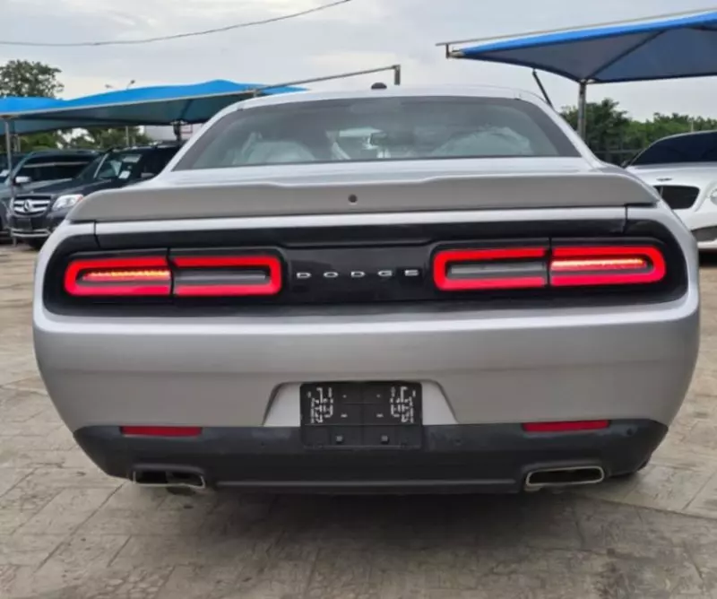 Dodge Challenger   - 2021