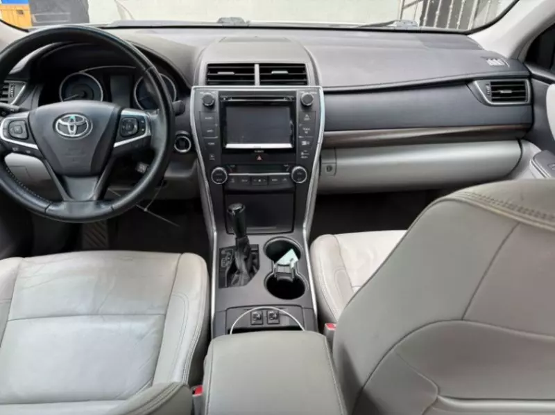 Toyota Camry   - 2016