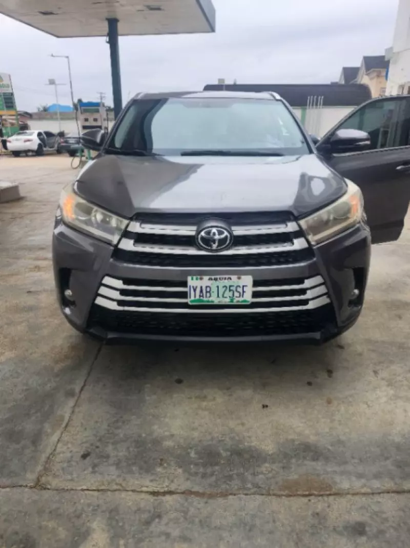 Toyota Highlander   - 2013