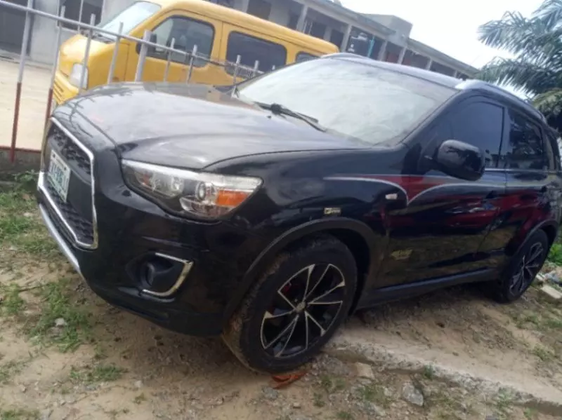 Mitsubishi Outlander Sport   - 2013