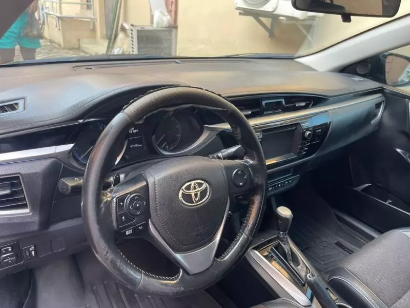 Toyota Corolla   - 2014